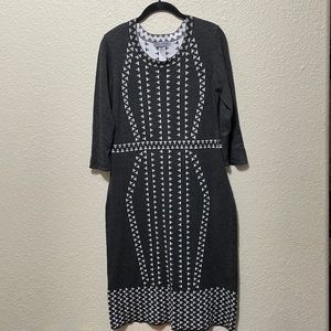Danny And Nicole Women's Gray And White Knit Dress. Very Good Condition. Size L.